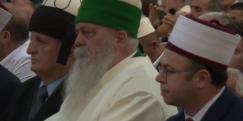 Grandfather wishes all Muslim believers “Happiness”, on this holy day of Eid al-Fitr