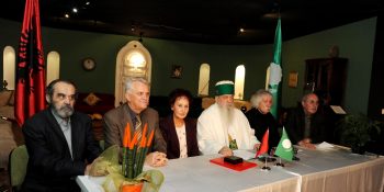 Touching the world galleries, Omer Kaleshi brings his paintings to Tirana and presents them to the Headquarter of Bektashi Community. World Leader: They will stay here forever!