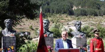 August 21, 2020 President Meta praises with the “National Flag Decoration” the prominent brothers of the National Renaissance, Naim, Abdyl and Sami Frashëri: The actuality of their work leads us towards European integration