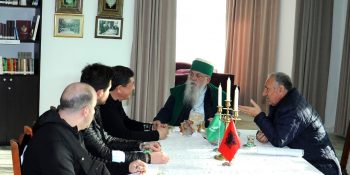 World Grandfather, hosts in a special meeting PROF. DR ALI SELSEVEN
