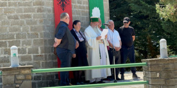The World Grandfather of Bektashi Comunity Hajji Dede Edmond Brahimaj, takes part in the traditional pilgrimage in Bubes – Përmet