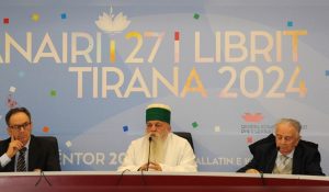 “PANAIRI I LIBRIT-2024’. KRYEGJYSHI BOTËROR BEKTASHIAN, PROMOVON DY LIBRA TË TIJ, “HAZRETI ALI” DHE “IMAM HYSENI”