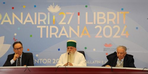 “PANAIRI I LIBRIT-2024’. KRYEGJYSHI BOTËROR BEKTASHIAN, PROMOVON DY LIBRA TË TIJ, “HAZRETI ALI” DHE “IMAM HYSENI”