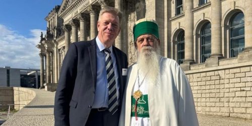 MESAZHI I KRYEGJYSHIT BOTËROR NË BUNDESTAG: “PËRGJEGJËSIA PARA ZOTIT DHE NJERËZIMIT”