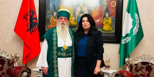 VIZITË E AMBASADORES SË REPUBLIKËS SË GREQISË NË SELINË E SHENJTË TË KRYEGJYSHATËS BOTËRORE BEKTASHIANE